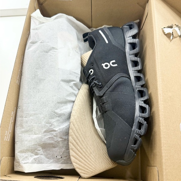 On Cloud 5 Waterproof Women Shoes - Picture 3 of 3